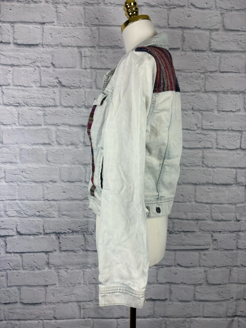 Free People Baja tapestry light wash denim jacket size 8